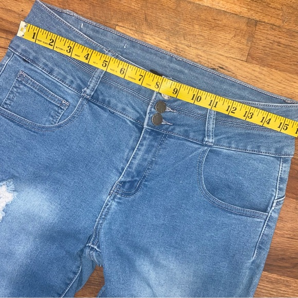 L&B Distressed Jeans - Picture 7 of 9